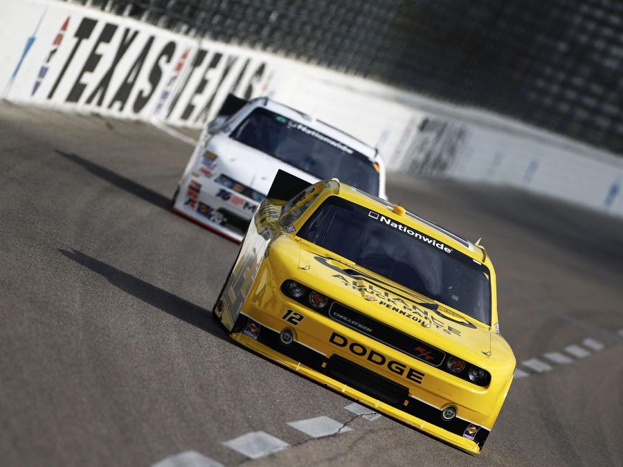  Dodge Challenger R/T NASCAR Nationwide Series Race Car 2010 года  (фото 8 из 12)